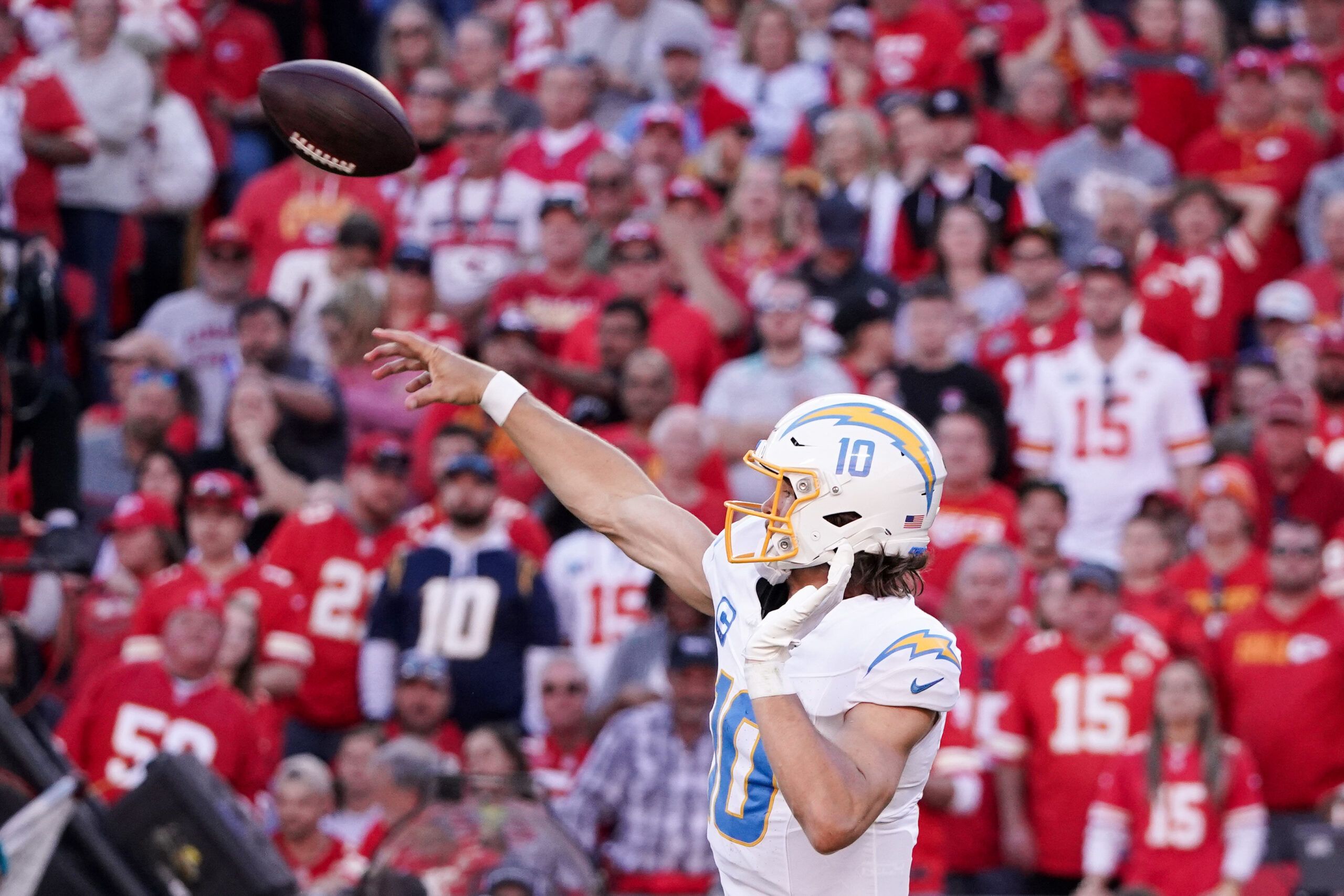 From Last to First? Ex-NFL QB Believes Los Angeles Chargers Can Topple Chiefs in AFC West 4 NFL: Denver Broncos at Kansas City Chiefs