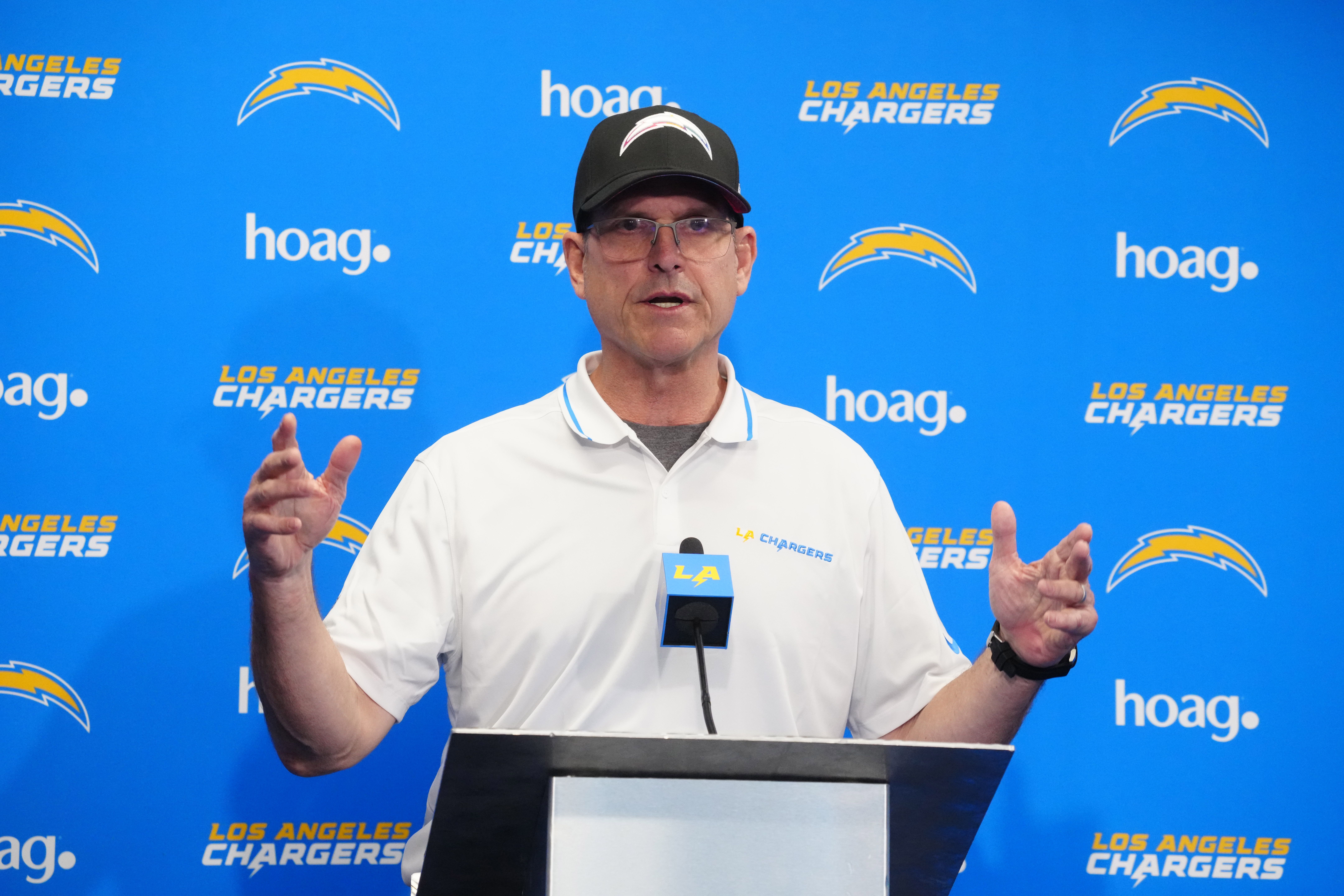 Los Angeles Chargers Trying To 'Sell High' On No. 5 Pick, Examining 3 NFL Draft Trades 3 Los Angeles Chargers rumors