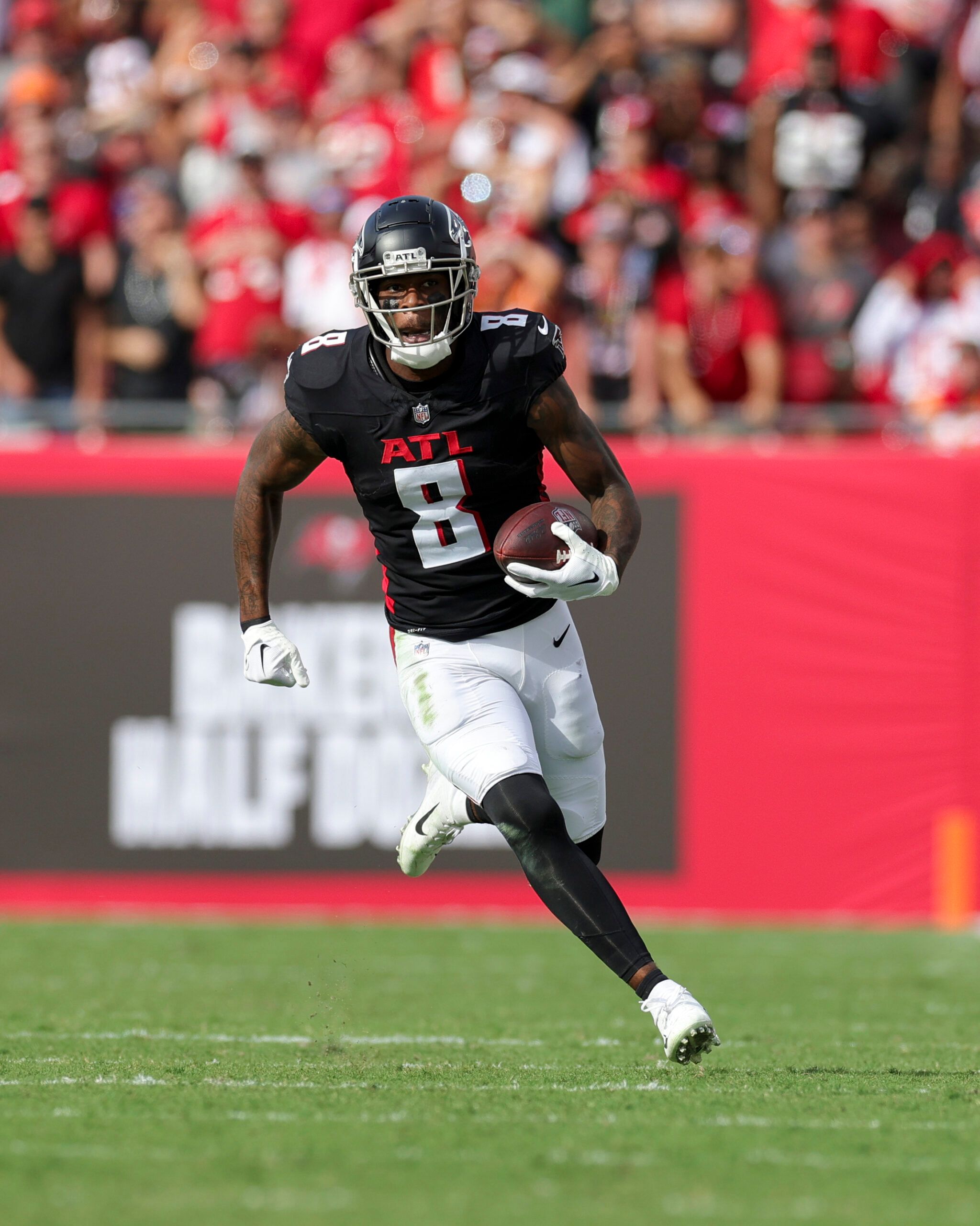 2021 NFL Re-Draft: Los Angeles Chargers Go Elite Weapon After Missing Out on Slater 4 NFL: Atlanta Falcons at Tampa Bay Buccaneers