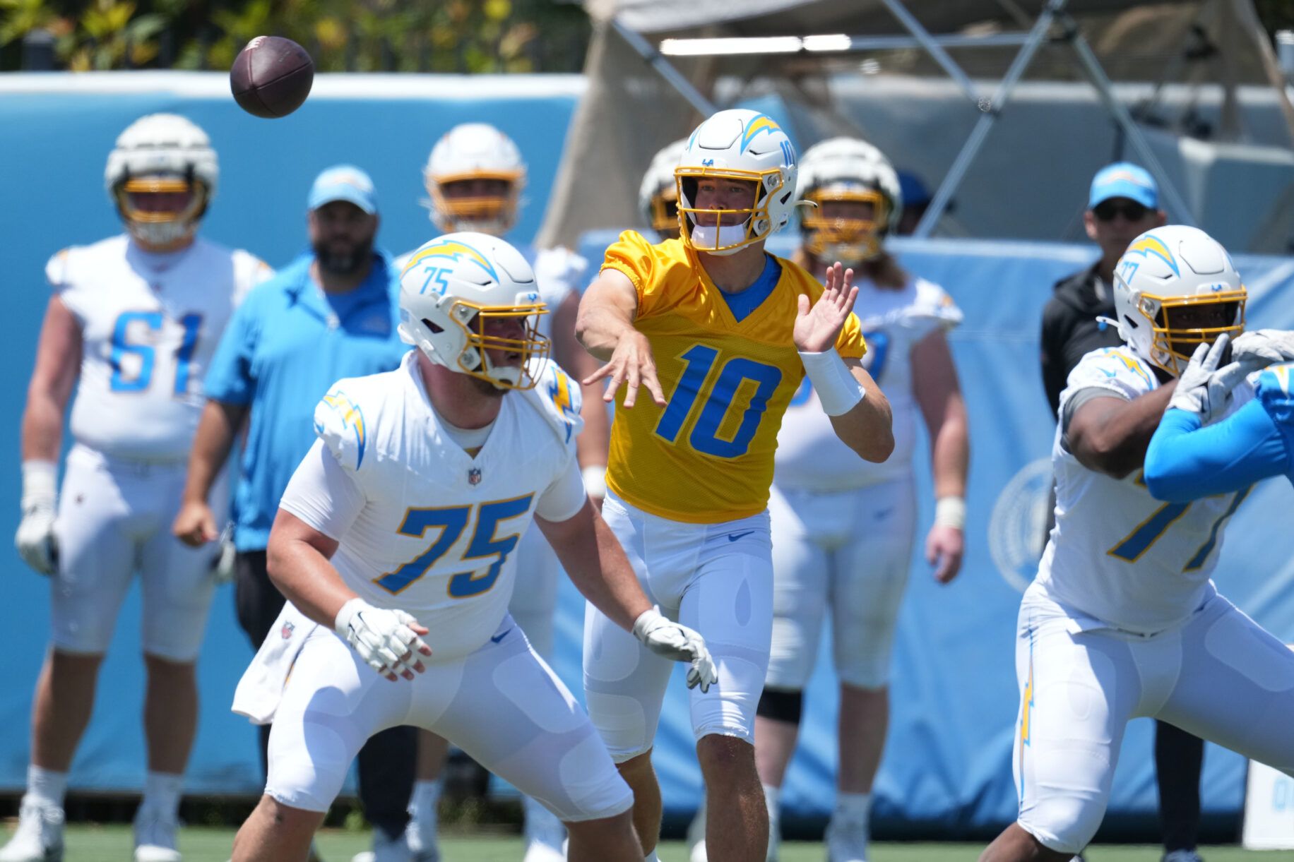 Harbaugh Praises Justin Herbert's Athleticism: 'He Could Play Tight End or Edge Rusher For Chargers' 3 NFL: Los Angeles Chargers OTA