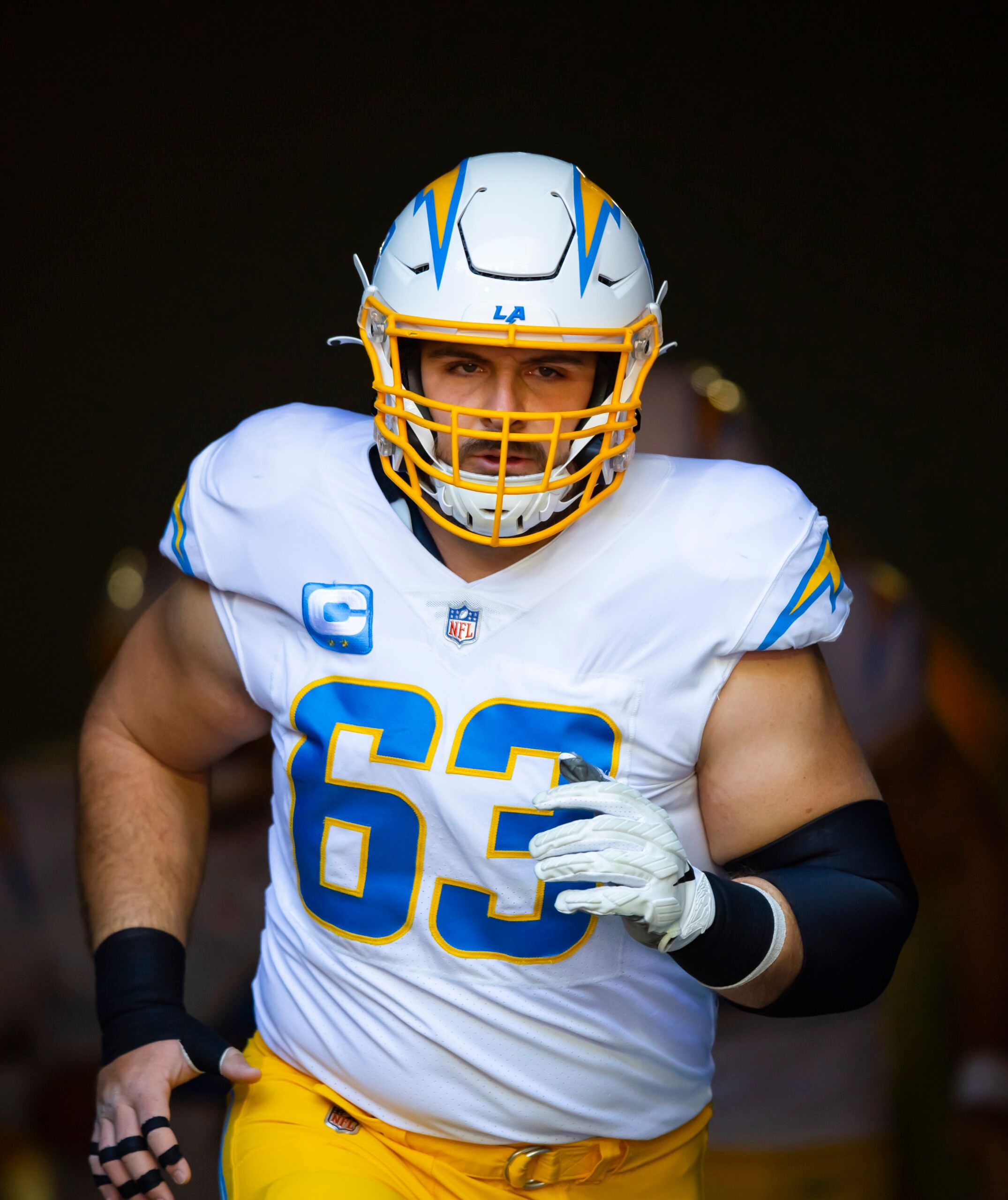 Los Angeles Chargers Release Pro Bowl Center Corey Linsley As Veteran Hangs Up His Cleats 3 Corey Linsley, Los Angeles Chargers