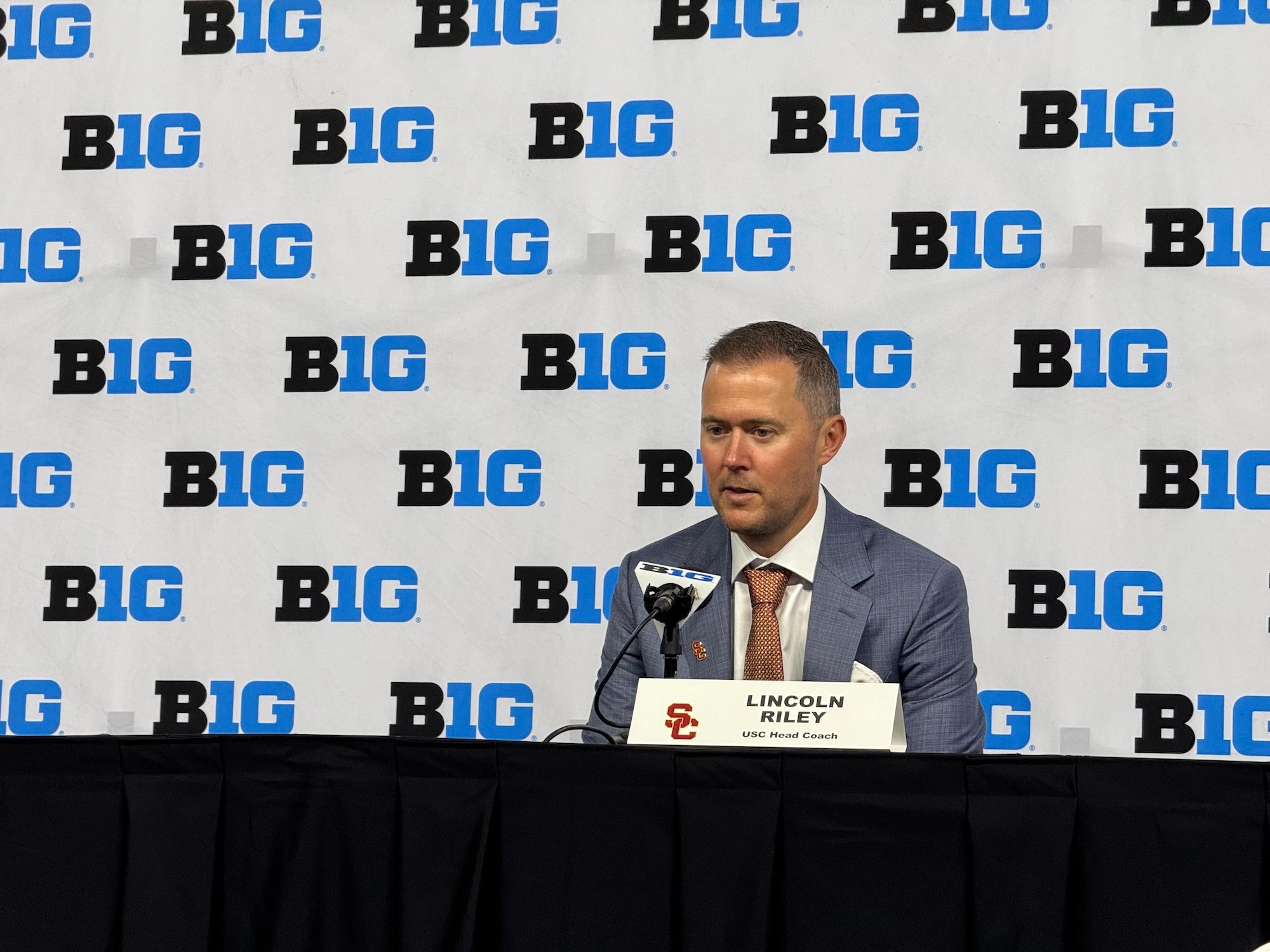 Lincoln Riley On The USC Football Program: "We're Coming" 4 USC Football Head Coach Lincoln Riley At Big Ten Media Days