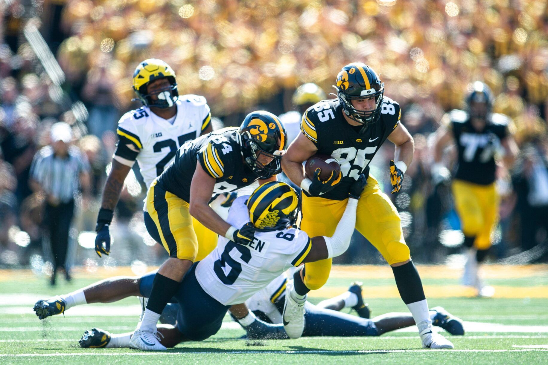 Los Angeles Chargers Snag Giant Pass Rusher And High Potential Tight End In New 2025 Mock Draft 3 Syndication: HawkCentral