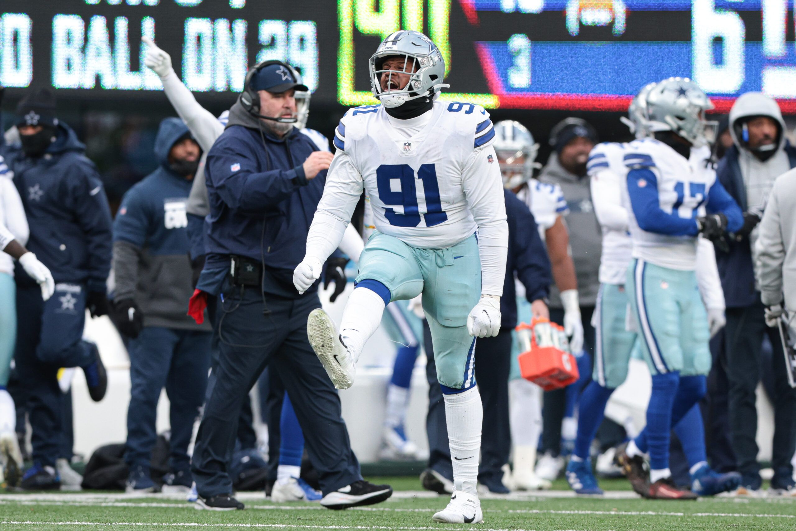 Unbelievable Play by Los Angeles Rams Defensive Newcomer Turns Tide of the Game 4 NFL: Dallas Cowboys at New York Giants