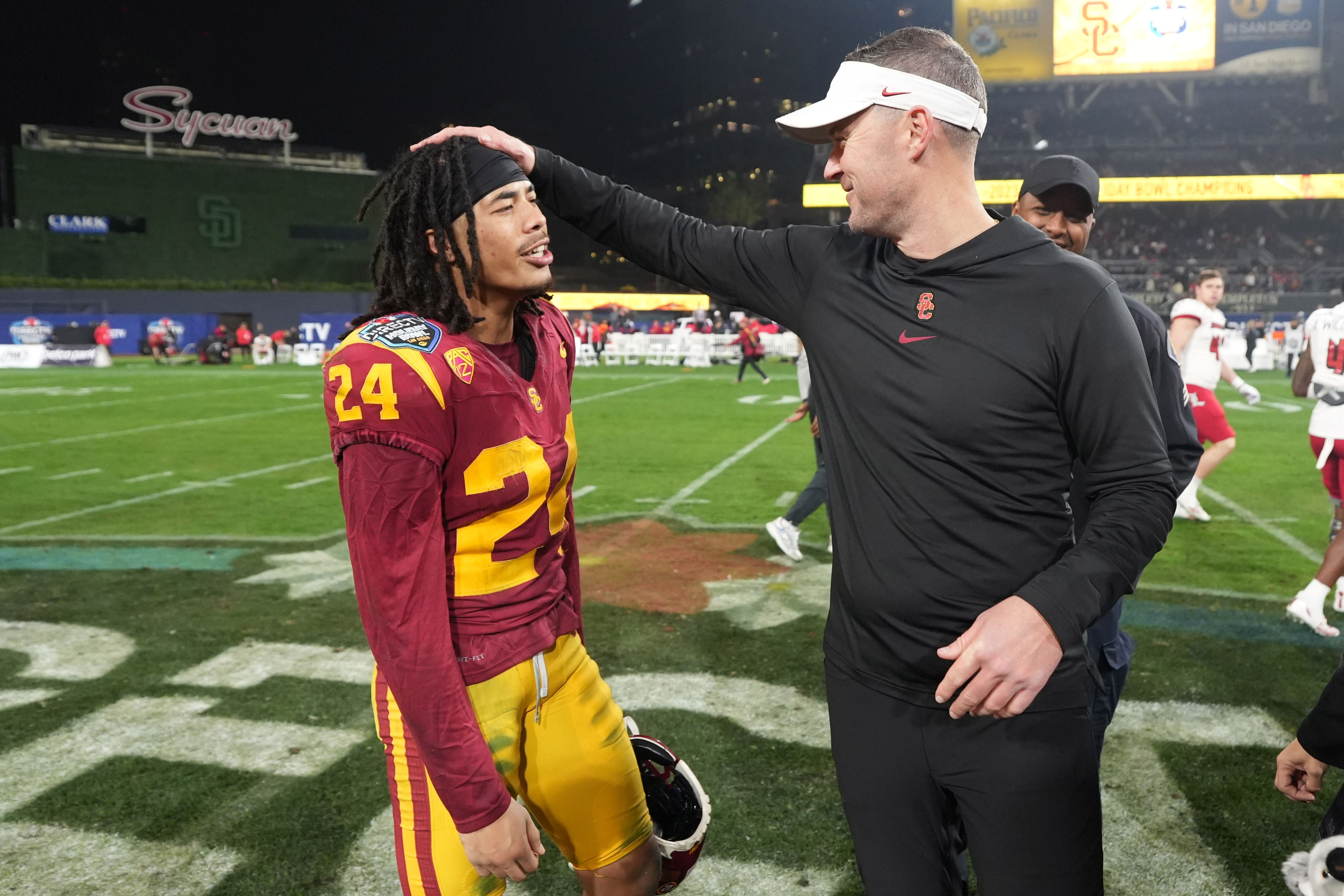 Latest News on USC Trojans WR Injury Ahead of Wisconsin Matchup 4 NCAA Football: Holiday Bowl-Louisville at USC Trojans