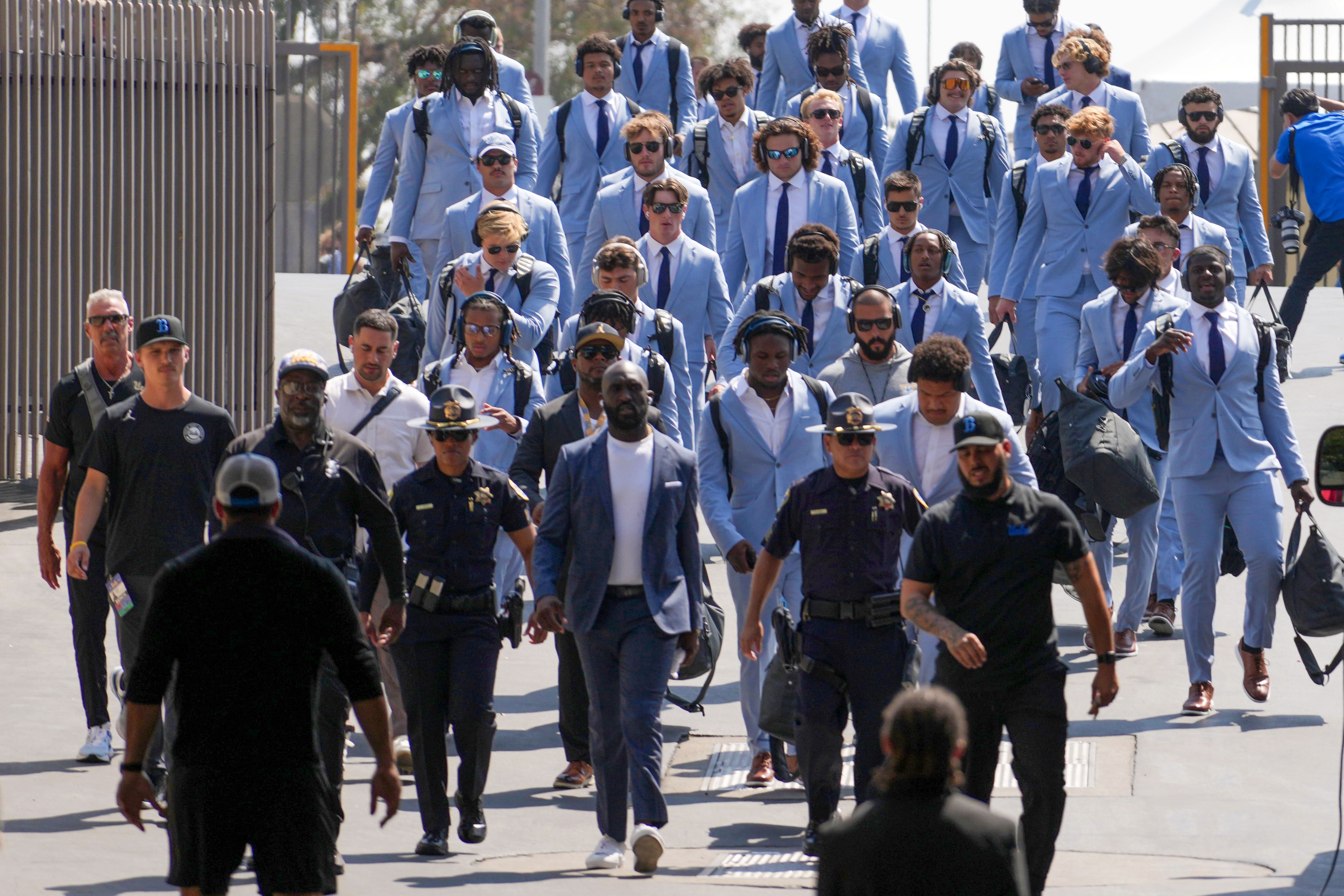 UCLA Bruins: 1 Key Stat From Loss Showing Deshaun Foster Already In Over His Head 4 NCAA Football: Indiana at UCLA Bruins