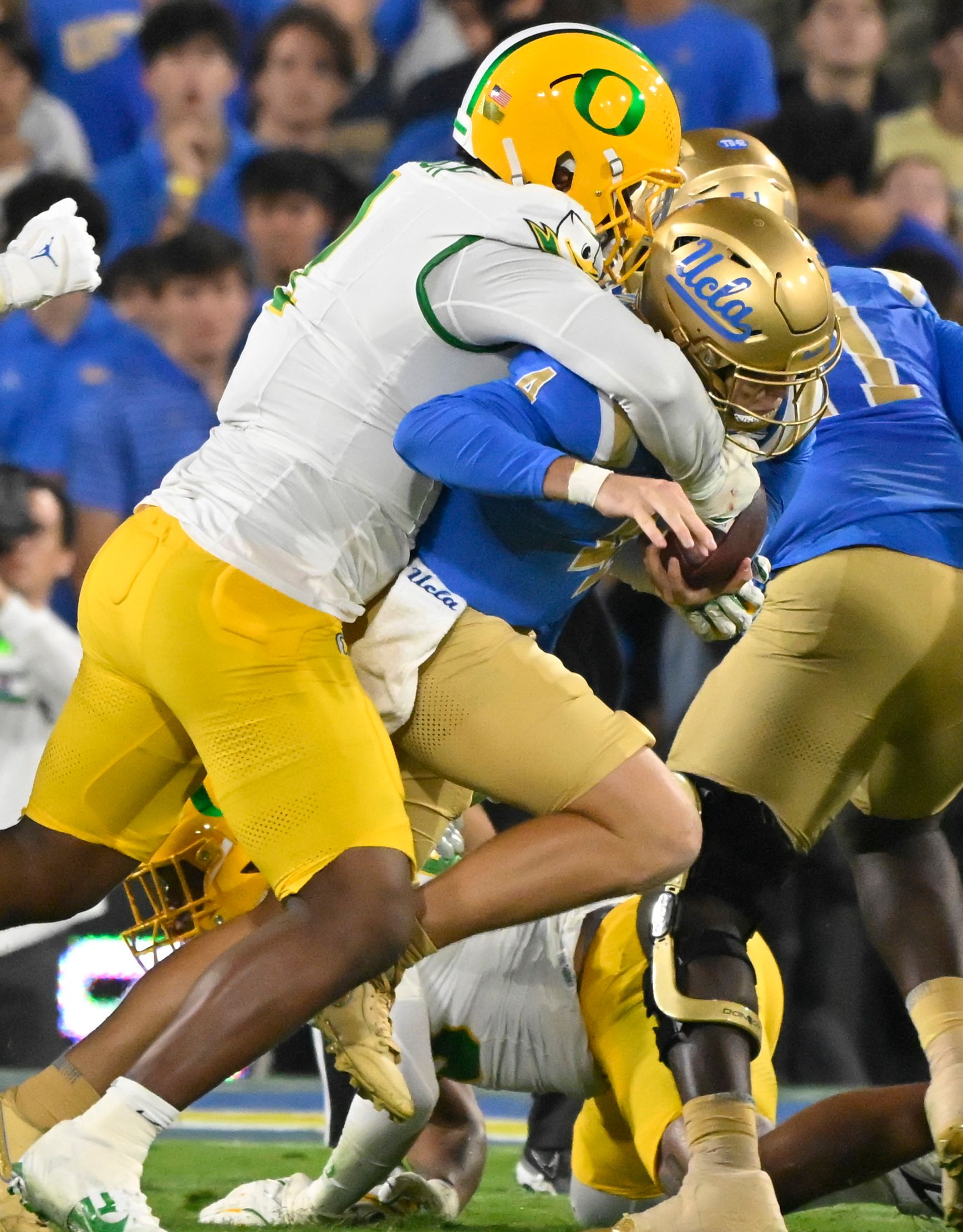 NCAA Football: Oregon at UCLA Bruins