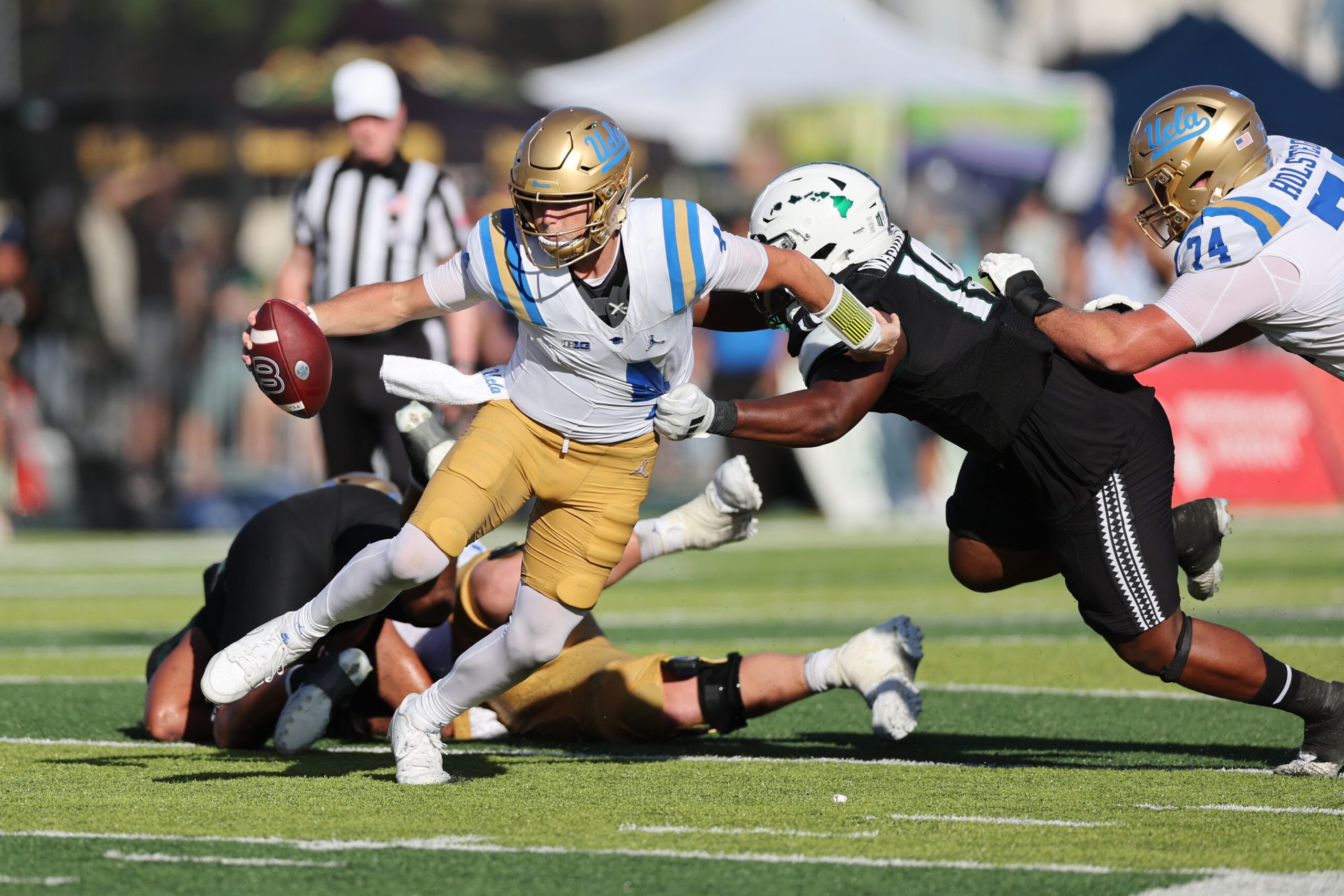 NCAA Football: UCLA at Hawaii