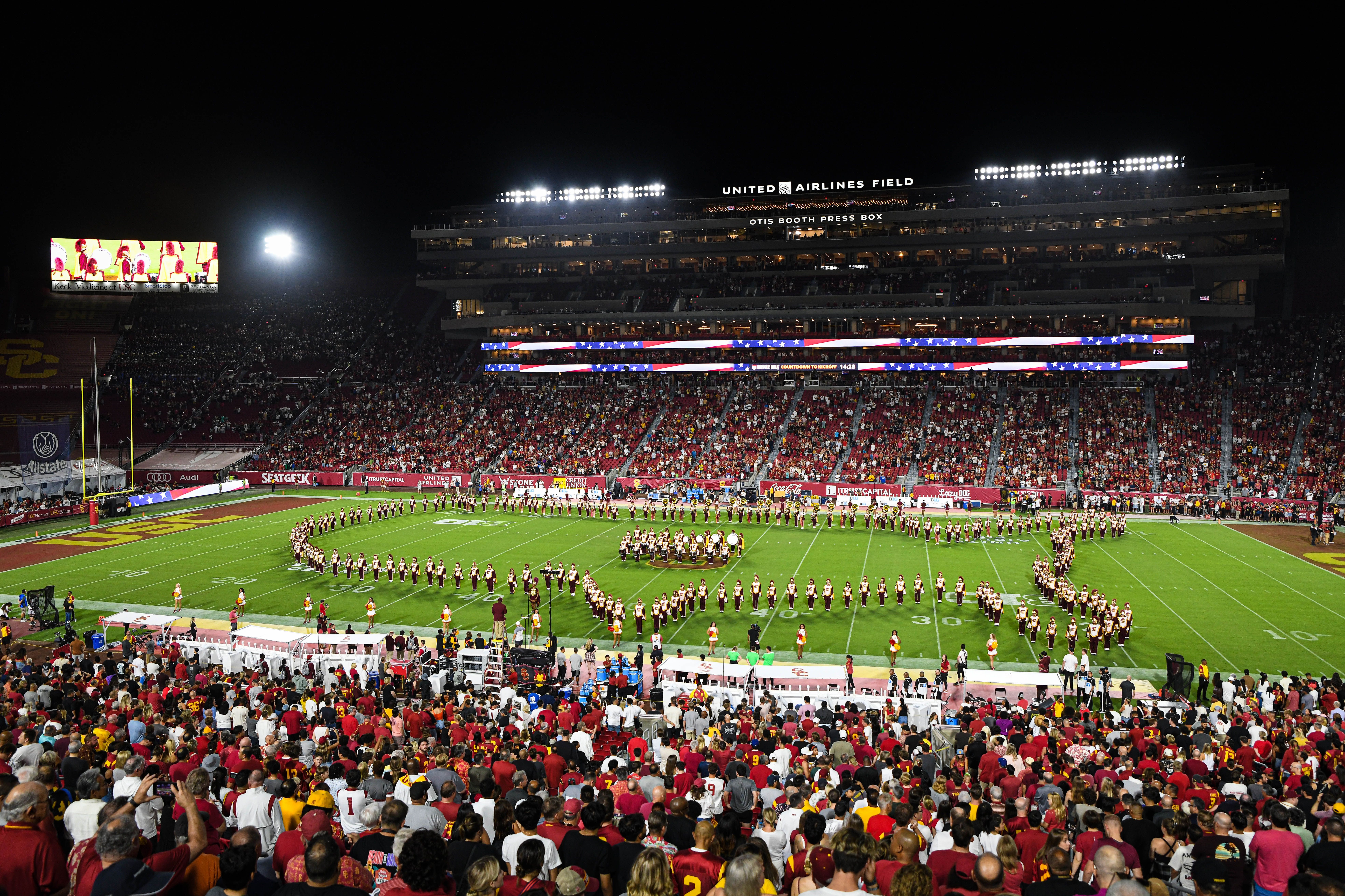 NCAA Football: Utah State at Southern California