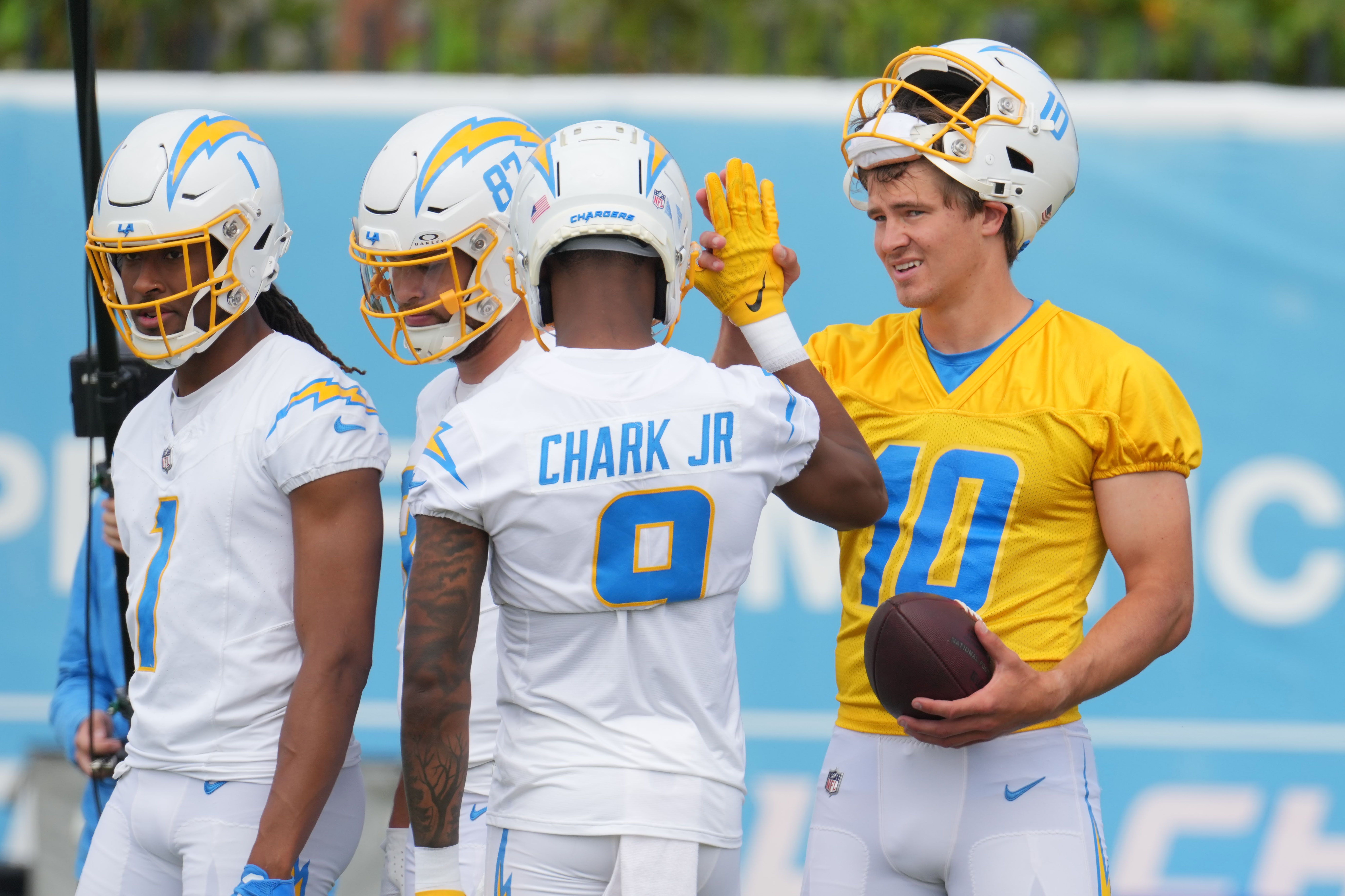 Chargers' Passing Game Dealt Uncertain Hand: Key WR Out for Week 1 4 NFL: Los Angeles Chargers Minicamp