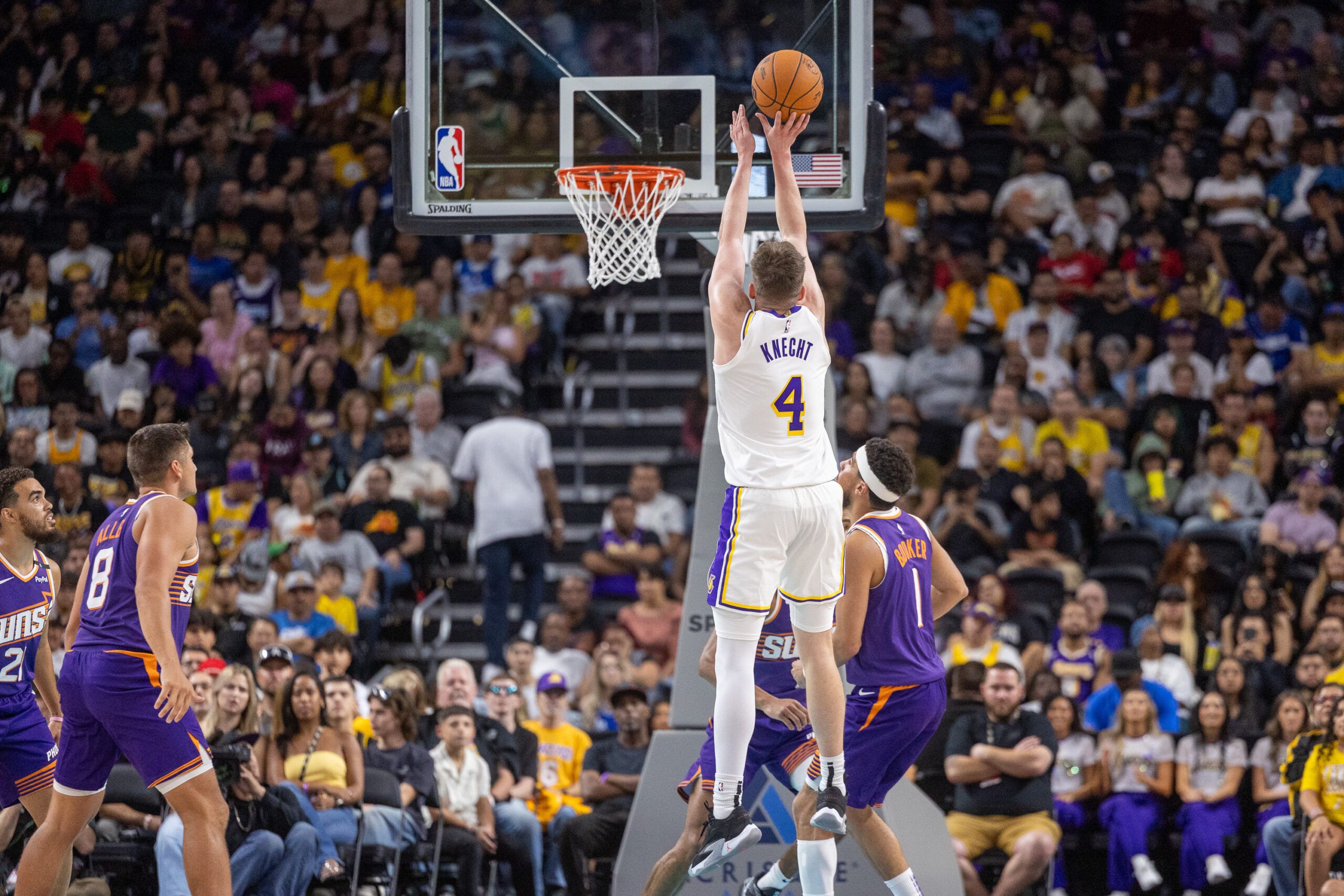 NBA: Preseason-Phoenix Suns at Los Angeles Lakers