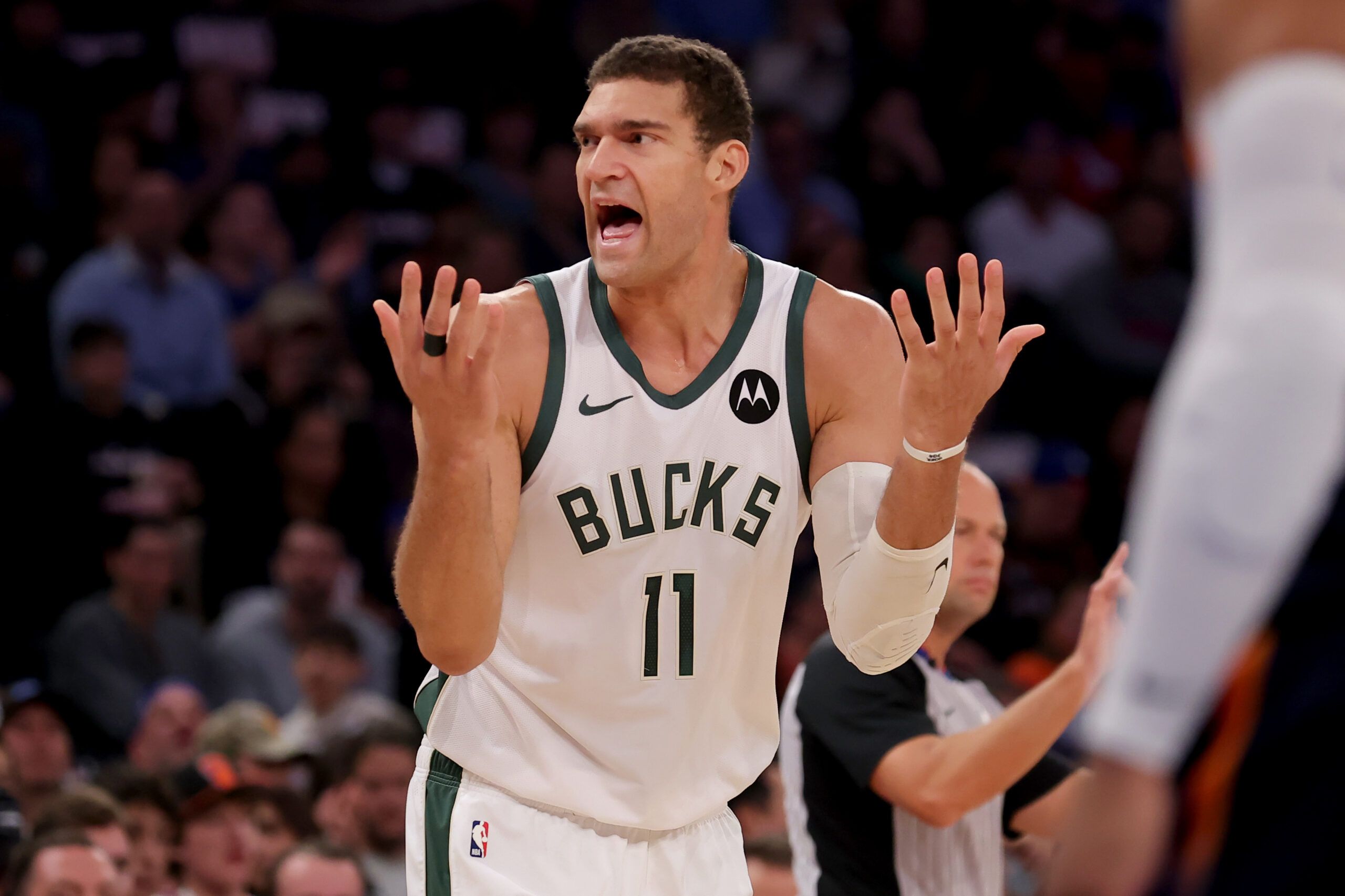 NBA Insider Reveals Two Los Angeles Lakers Trade Targets To Solve Biggest Needs 3 Los Angeles Lakers