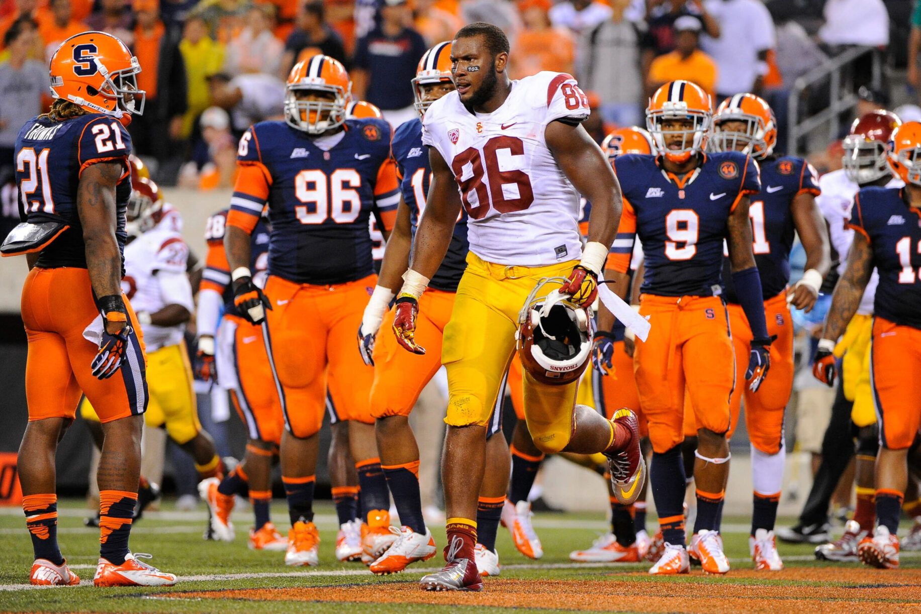 USC Trojans Projected For A Disappointing Bowl Scenario 2 NCAA Football: USC vs Syracuse