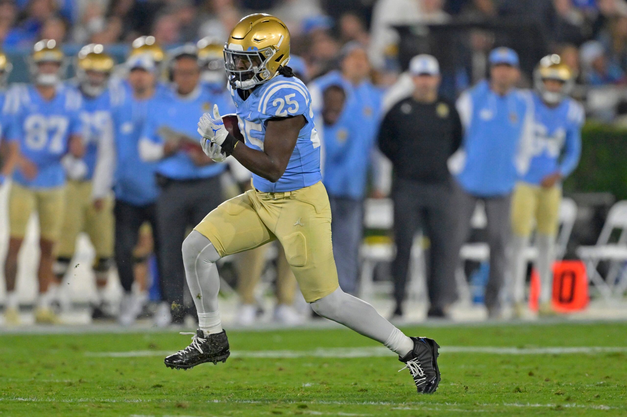 NCAA Football: Iowa at UCLA Bruins