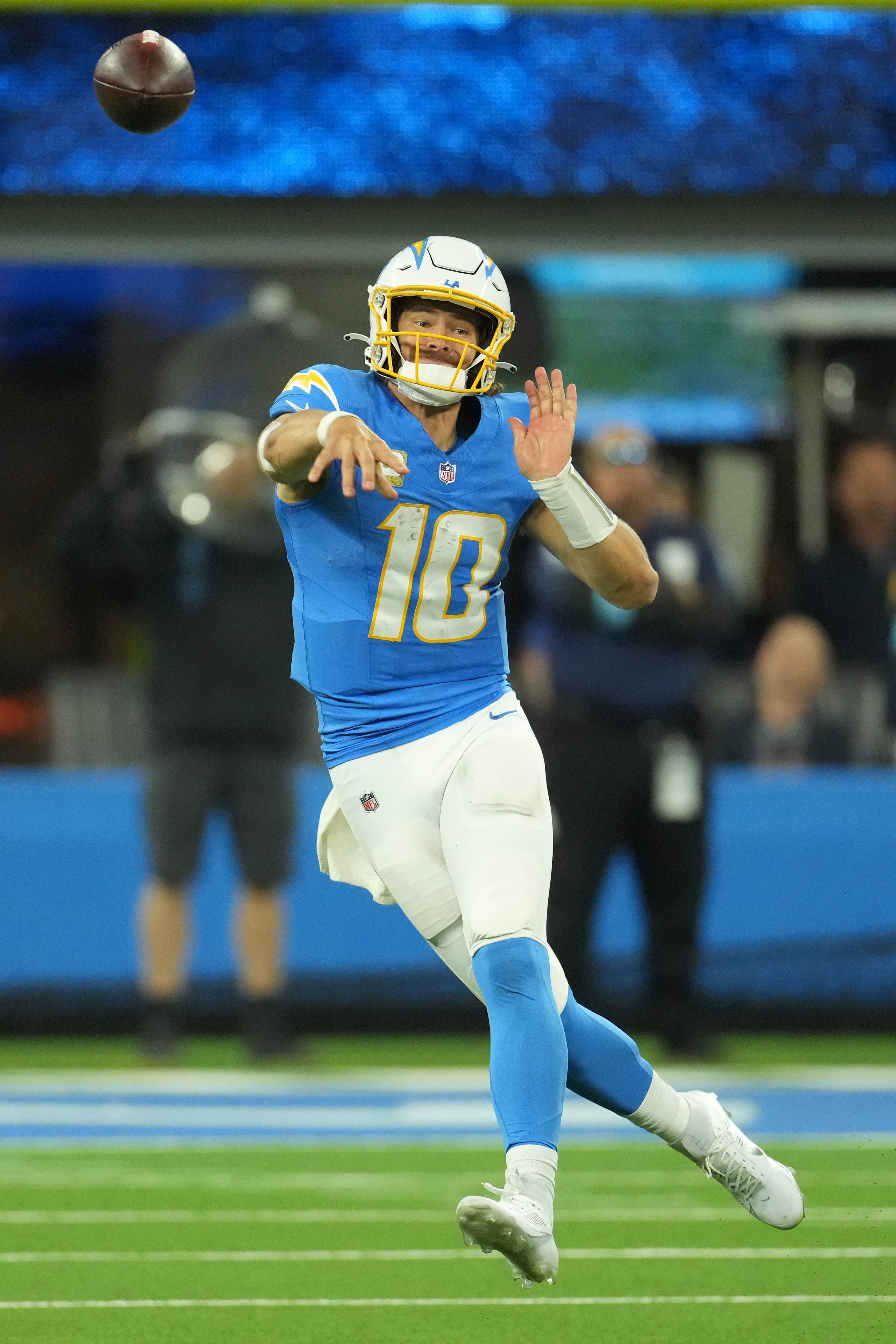 NFL: Cincinnati Bengals at Los Angeles Chargers | Justin Herbert