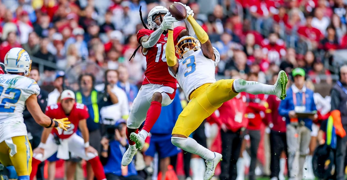 Chargers Safety Derwin James intercepts pass Photo Credit: Mike Nowak | Los Angeles Chargers