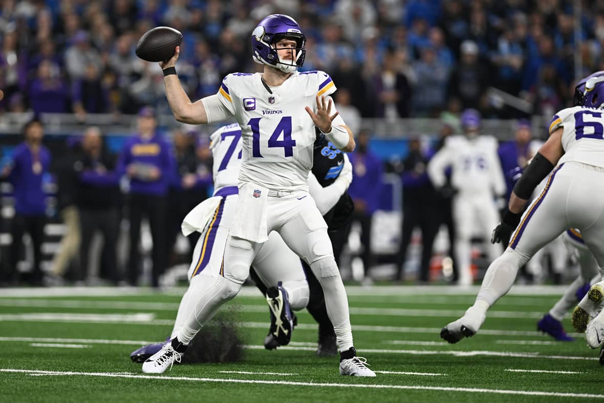 Kings Extend Win Streak; Rams Prepare for Playoffs