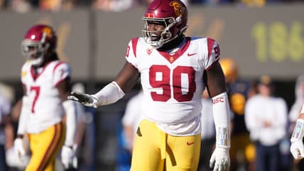 USC Football: Bear Alexander Takes To Twitter to Clear Air About Entering Transfer Portal