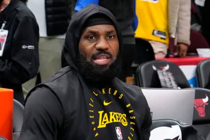 Los Angeles Lakers Get Concerning New LeBron James Injury Update 11 NBA: Los Angeles Lakers at Chicago Bulls