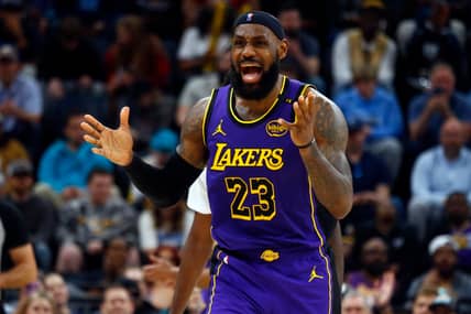 Los Angeles Lakers Update LeBron James Injury Status Ahead Of Critical Matchup 8 NBA: Los Angeles Lakers at Memphis Grizzlies
