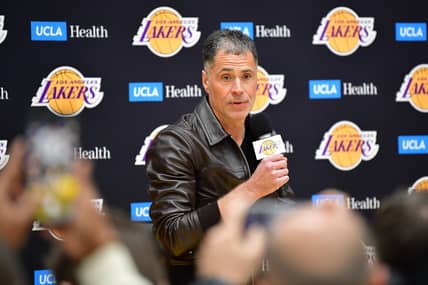 Los Angeles Lakers Face $89 Million Dilemma: Extend Or Trade 1 NBA: Los Angeles Lakers-Press Conference