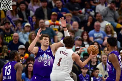 Lakers Turn Up Heat in Pursuit of Jazz Big Man Walker Kessler 6 NBA: Cleveland Cavaliers at Utah Jazz