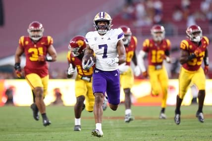 USC Trojans Trail Washington Huskies 35-28 At Half 10 NCAA Football: Washington at Southern California