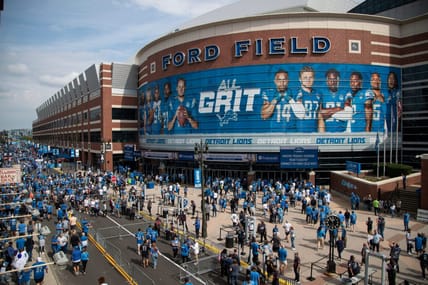 A Duel In The Dome At Ford Field 2 Syndication: Detroit Free Press | Rams vs Lions