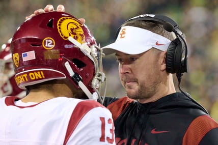 NCAA Football: Southern California at Oregon