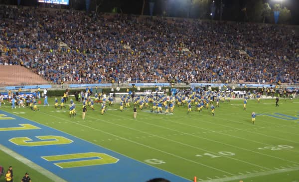 Adarius Pickett And His Eleven Tackles Aren't Enough For UCLA 2 21596924681 a65196fb56 k