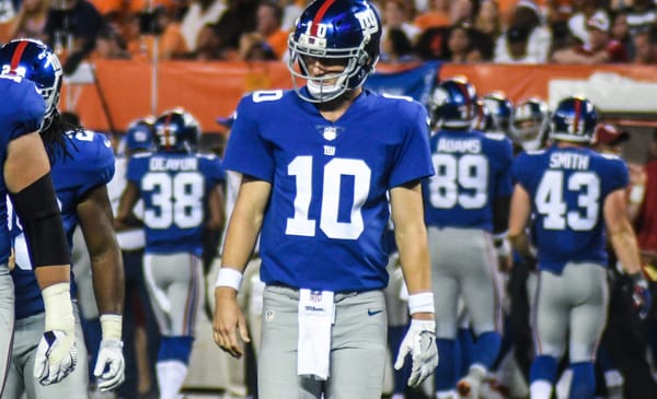 The Top 5 Worst Giants Quarterbacks Of All Time 2 New York Giants Eli Manning Giants Quarterbacks