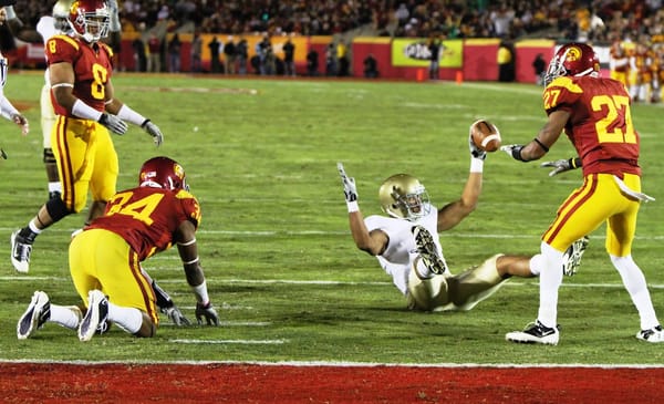 Notre Dame vs USC At The Los Angeles Coliseum. Photo Credit: Neon Tommy | Under Creative Commons License