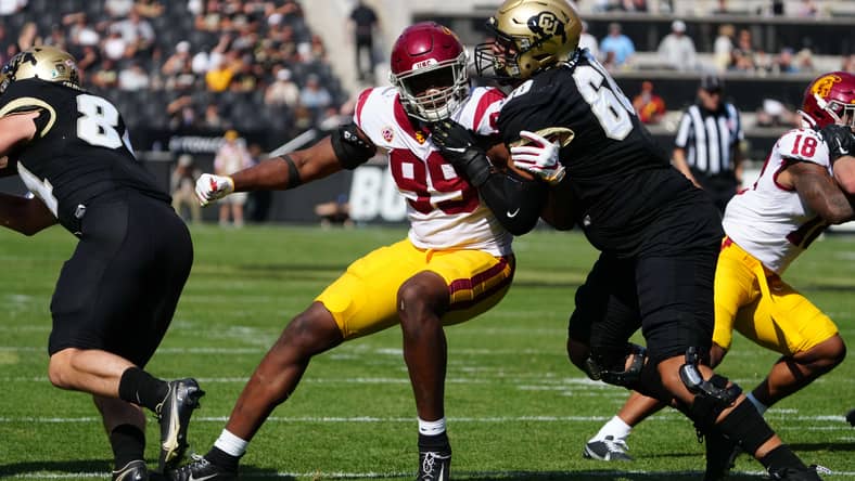 LA Football Uniform Rankings: Best Uni Combo Of Week 4 2 LA Football Uniform Ranking