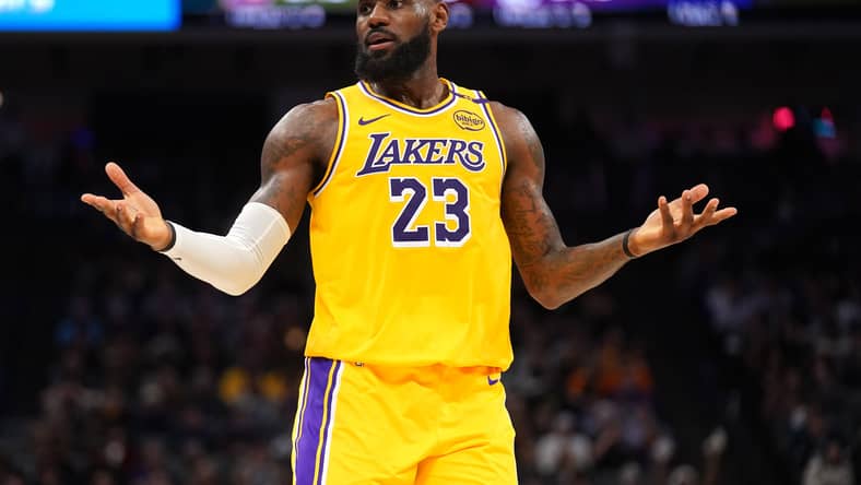 LeBron James Breaks Another Kareem Abdul-Jabbar Record 2 NBA: Los Angeles Lakers at Sacramento Kings | LeBron James