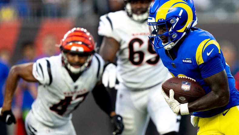 LA Football Uniform Ranking