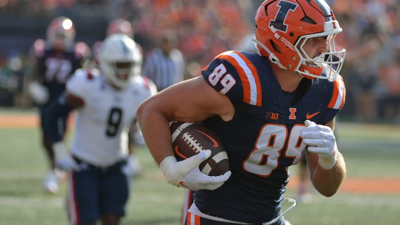 NCAA Football: Florida Atlantic at Illinois