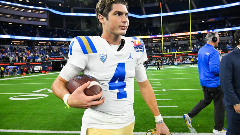 Chip Kelly’s Shocking Departure From UCLA Football: Your Comprehensive Guide 5 NCAA Football: LA Bowl-UCLA at Boise State