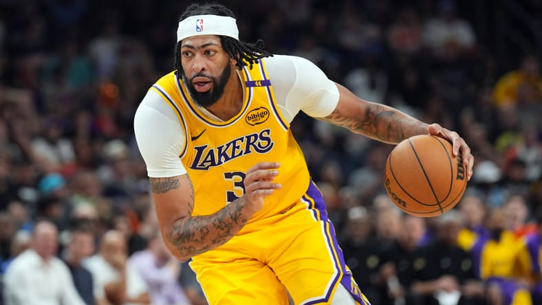 Former NBA All-Star Makes Surprising Claim About Lakers Forward Anthony Davis 2 NBA: Preseason-Los Angeles Lakers at Phoenix Suns | Anthony Davis