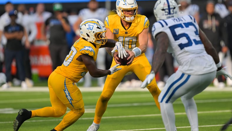 Chargers Secret Weapon Critical For Keeping Justin Herbert Safe Against Steelers' Stifling Pass Rush 8 NFL: Indianapolis Colts at Los Angeles Chargers