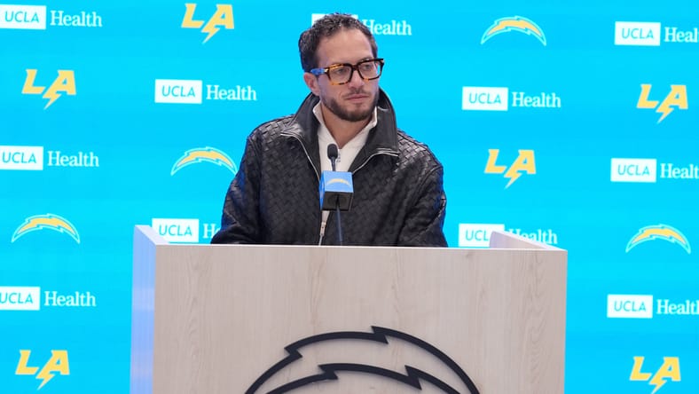 Exclusive: Did Mike McDaniel Ruin His Career By Joining Chargers? Chris Simms Was Frank 2 Exclusive: Did Mike McDaniel Ruin His Career By Joining Chargers? Chris Simms Was Frank