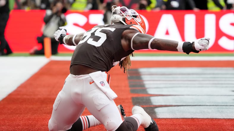 Chargers Sign TE David Njoku To 1-Year Prove-It Deal