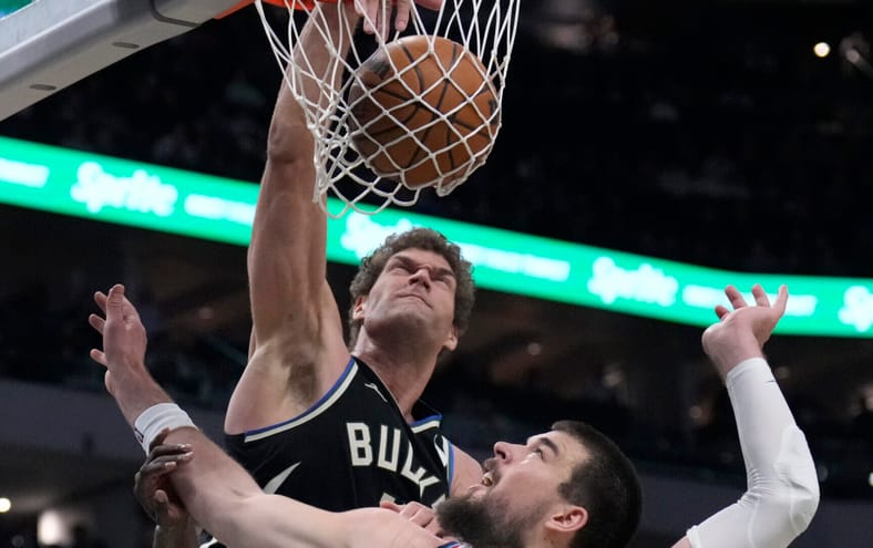 NBA: Los Angeles Clippers at Milwaukee Bucks