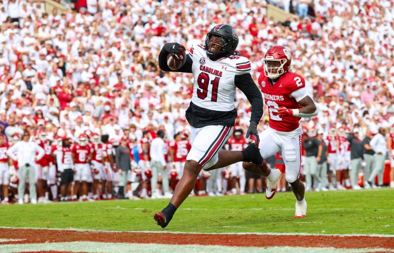 Las Vegas Raiders Select DT Tonka Hemingway