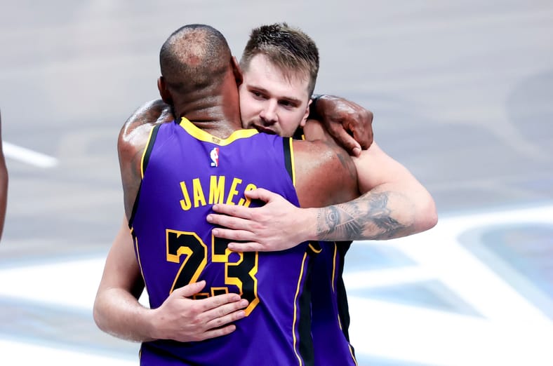LeBron Told To Abandon Los Angeles Lakers For Easy Path To 5th Ring 3 NBA: Los Angeles Lakers at Dallas Mavericks