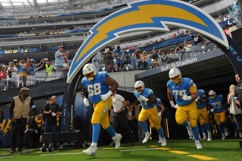 Chargers Shuffle Offensive Line After Latest Injury Update 3 NFL: Kansas City Chiefs at Los Angeles Chargers