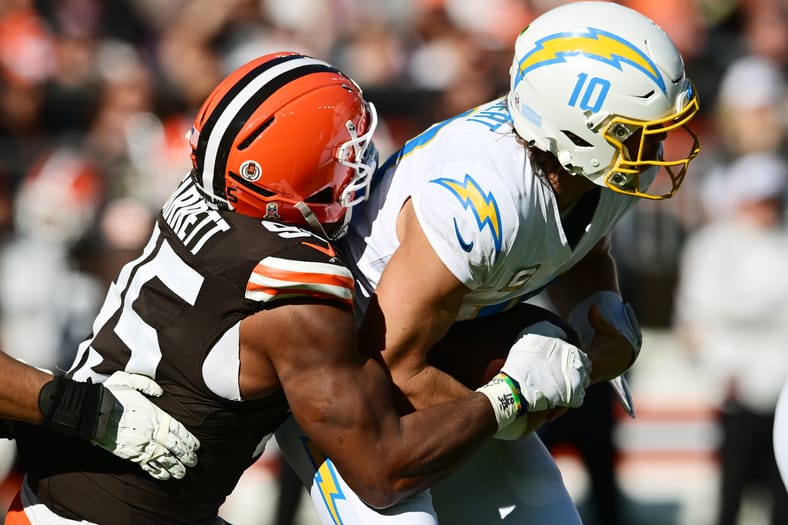 NFL: Los Angeles Chargers at Cleveland Browns