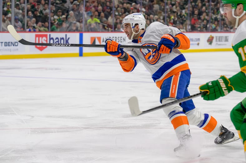 NHL: New York Islanders at Minnesota Wild