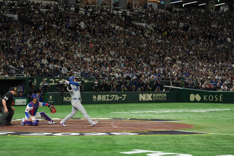 Los Angeles Dodgers Slugger's Tokyo Series Home Run Nearly Career Best 2 MLB: Los Angeles Dodgers at Chicago Cubs