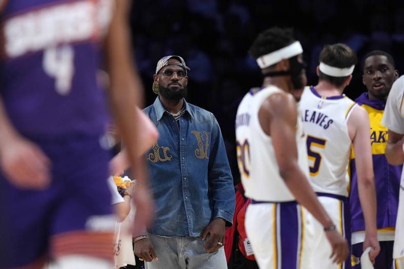 NBA: Phoenix Suns at Los Angeles Lakers