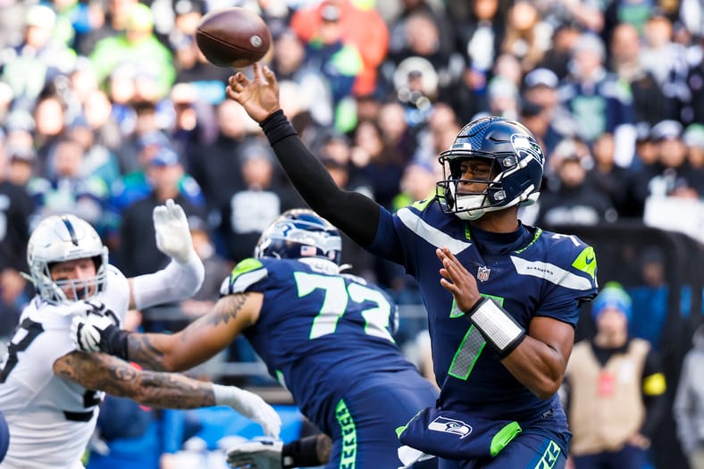 Las Vegas Raiders' New Addition "Too Good Of An Opportunity To Pass Up" 3 NFL: Las Vegas Raiders at Seattle Seahawks